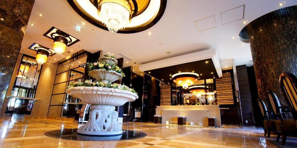 Apa Hotel Chiba Inzaimakinohara-Ekimae Narita Exteriör bild