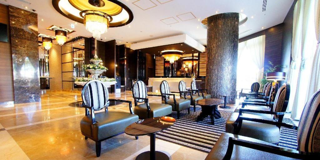 Apa Hotel Chiba Inzaimakinohara-Ekimae Narita Exteriör bild