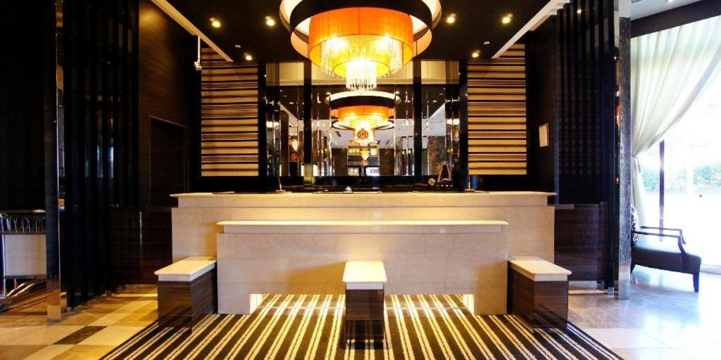 Apa Hotel Chiba Inzaimakinohara-Ekimae Narita Exteriör bild